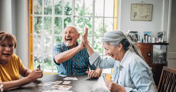 Whistspil og hygge omkring bordet