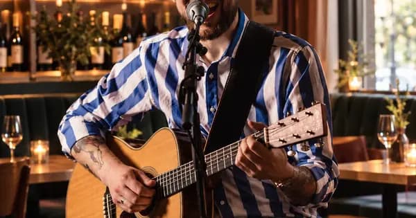 Live-musik med Alexander Gummer i Djalmas Mad & Vinbar