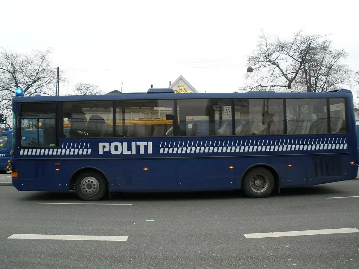 Københavns Politi Volvobus v.jpg
